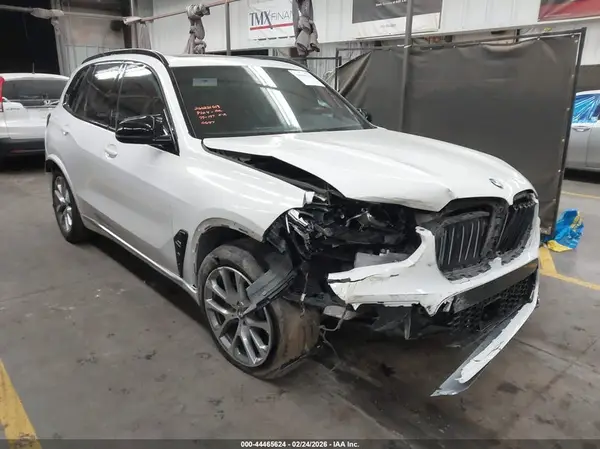 5UXCR4C03LLE30647 2020 BMW X5 - Image 1