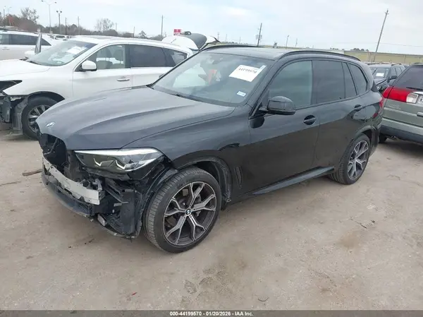 5UXCR4C03LLT19903 2020 BMW X5 - Image 2