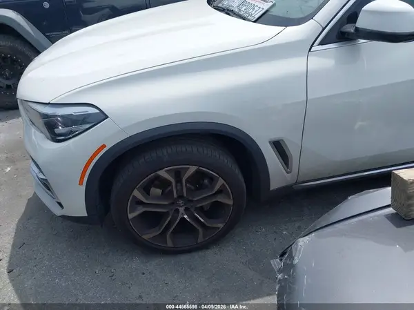 5UXCR4C04L9B16437 2020 BMW X5 - Image 2