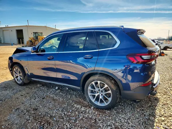 5UXCR4C04M9G10668 2021 BMW X5 - Image 2