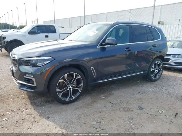 5UXCR4C04M9G17202 2021 BMW X5 - Image 2