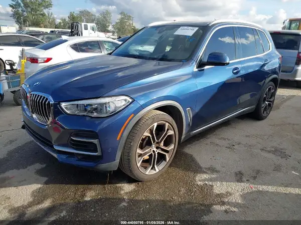 5UXCR4C04N9J24182 2022 BMW X5 - Image 2