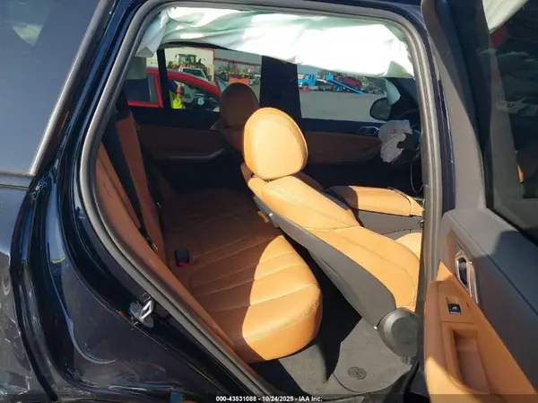 5UXCR4C04N9N36537 2022 BMW X5 - Image 8
