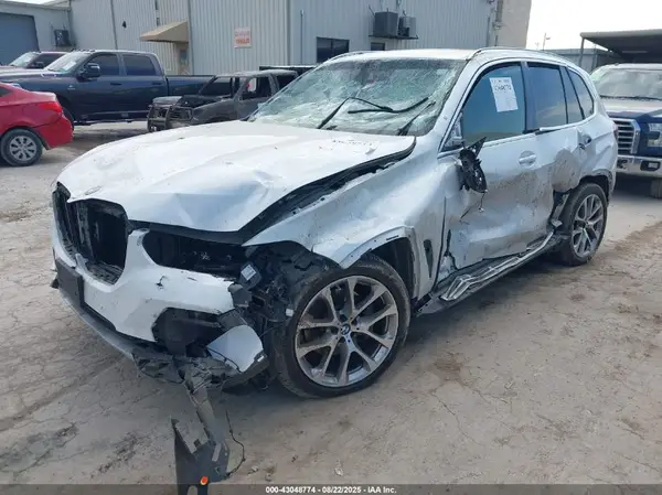 5UXCR4C04P9N52644 2023 BMW X5 - Image 2