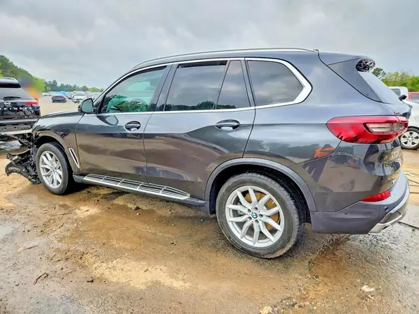 5UXCR4C04P9P38037 2023 BMW X5 - Image 2