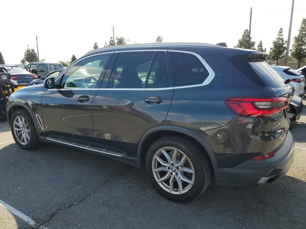 5UXCR4C05LLT18431 2020 BMW X5 - Image 2