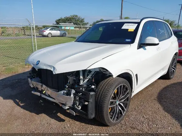 5UXCR4C05M9F33051 2021 BMW X5 - Image 2