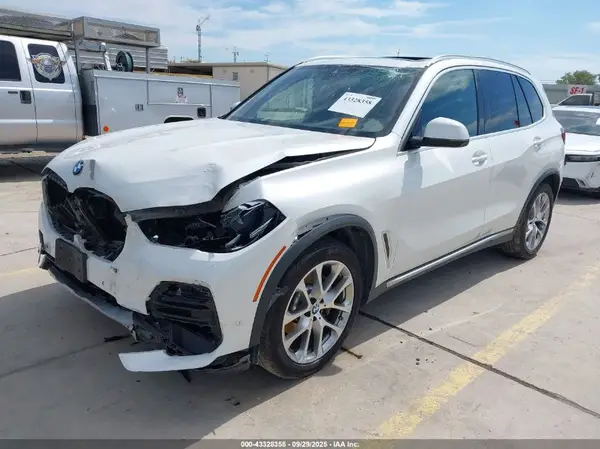 5UXCR4C05M9G19542 2021 BMW X5 - Image 2