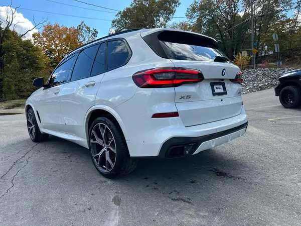 5UXCR4C05N9L76006 2022 BMW X5 - Image 2