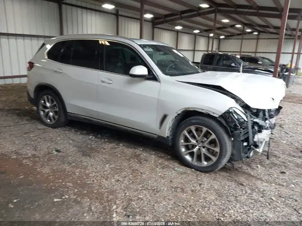 5UXCR4C05N9L80881 2022 BMW X5 - Image 1