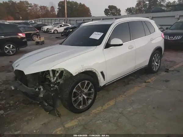 5UXCR4C06L9B33529 2020 BMW X5 - Image 2