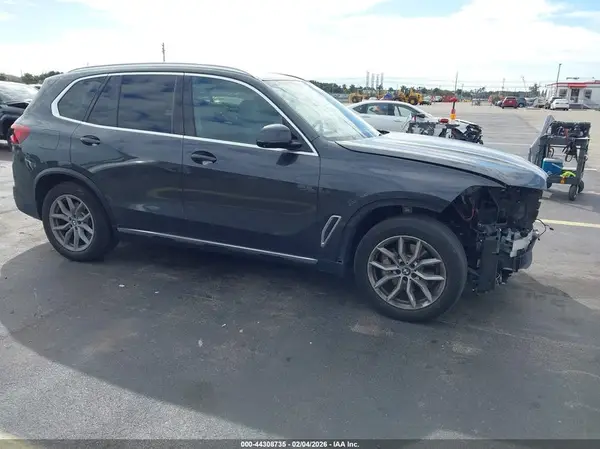 5UXCR4C06L9B99708 2020 BMW X5 - Image 1