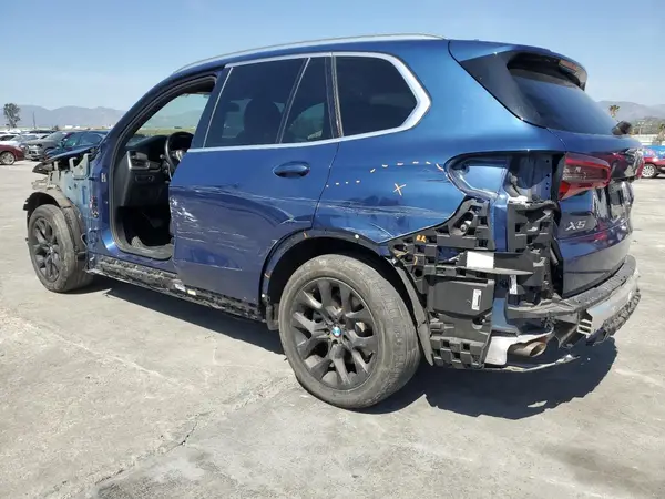 5UXCR4C06LLT19636 2020 BMW X5 - Image 2