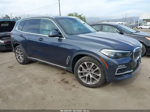 5UXCR4C06M9F26786 2021 BMW X5 - Image 1