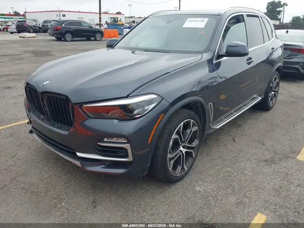 5UXCR4C06M9G28136 2021 BMW X5 - Image 2