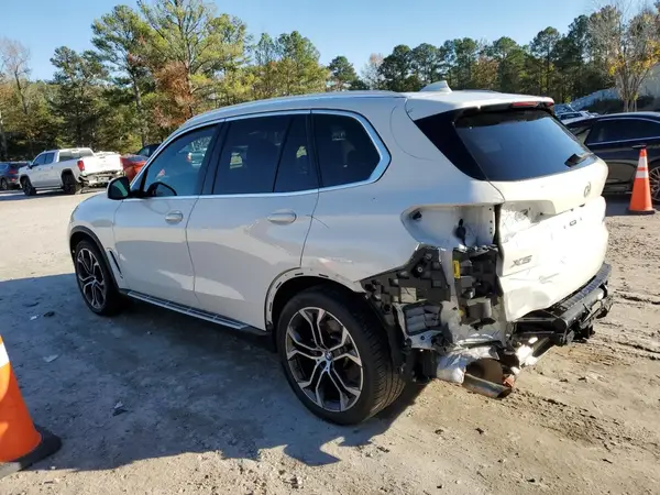 5UXCR4C06N9J71004 2022 BMW X5 - Image 2