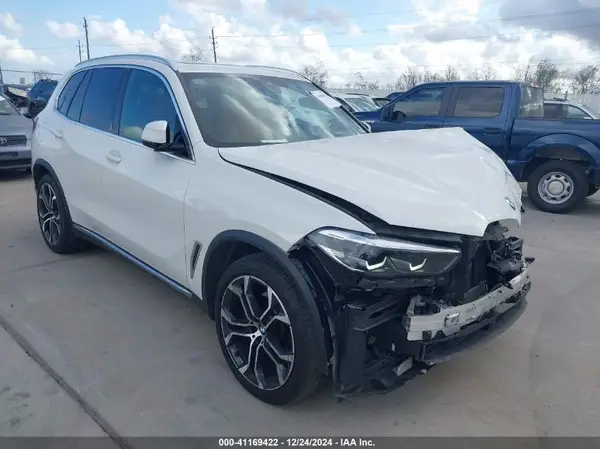 5UXCR4C06P9P25676 2023 BMW X5 - Image 1