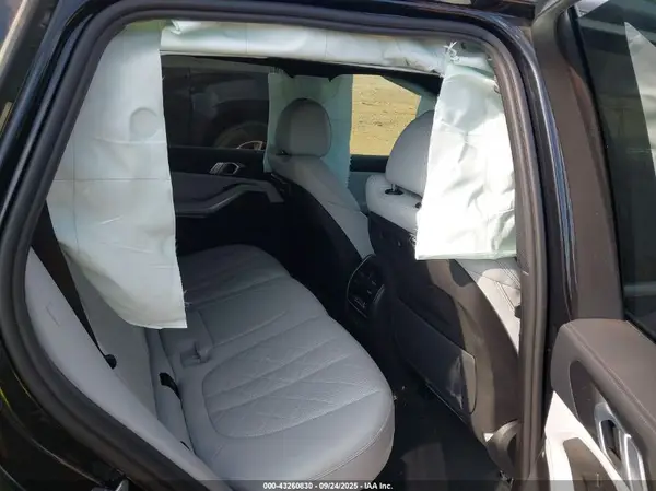 5UXCR4C06P9R03067 2023 BMW X5 - Image 8
