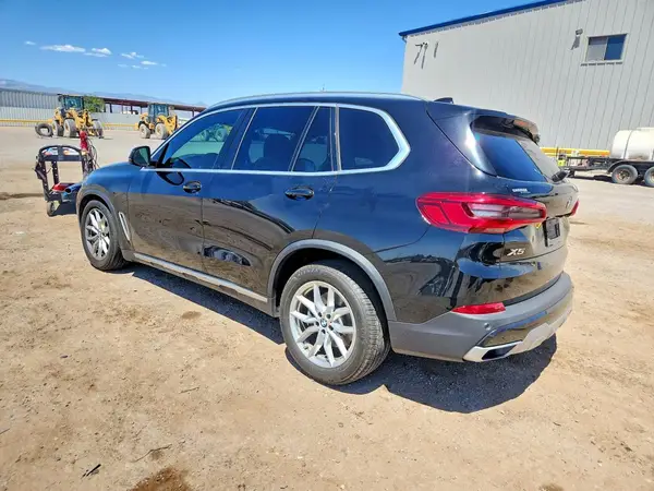 5UXCR4C07LLT19452 2020 BMW X5 - Image 2