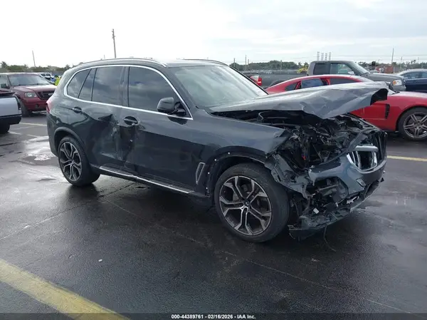 5UXCR4C07P9P18588 2023 BMW X5 - Image 1