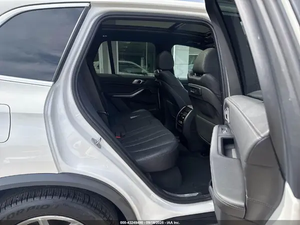 5UXCR4C08L9C25144 2020 BMW X5 - Image 8