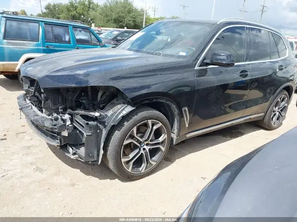 5UXCR4C08L9C30005 2020 BMW X5 - Image 2