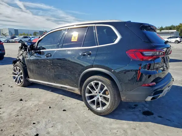 5UXCR4C09LLE31043 2020 BMW X5 - Image 2