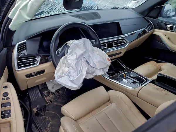 5UXCR4C09LLE31043 2020 BMW X5 - Image 8