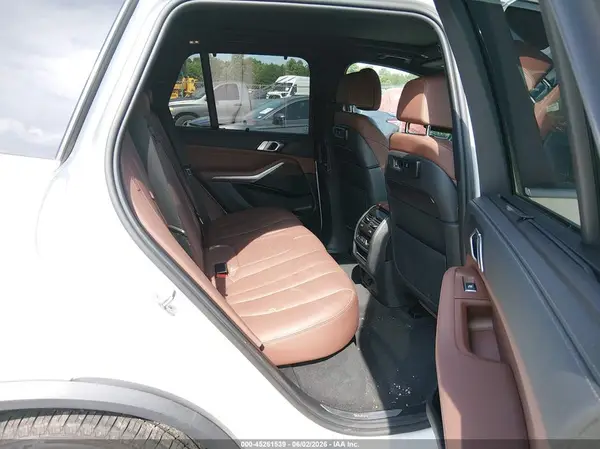 5UXCR4C09N9J59686 2022 BMW X5 - Image 8