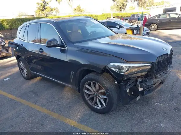 5UXCR4C09N9L61038 2022 BMW X5 - Image 1