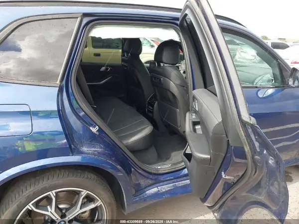 5UXCR4C09N9M97704 2022 BMW X5 - Image 8