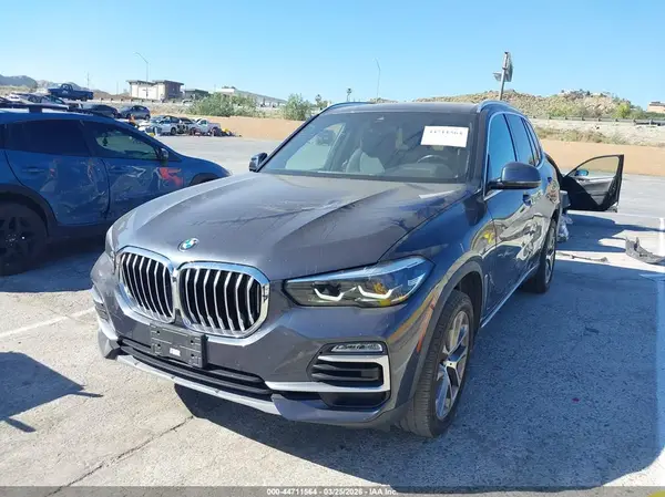 5UXCR4C0XL9B36059 2020 BMW X5 - Image 2