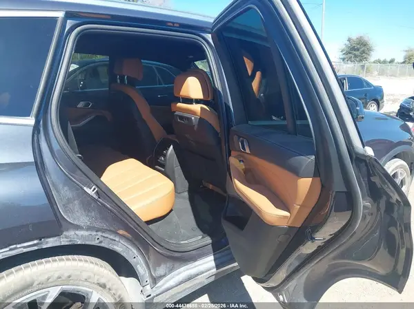 5UXCR4C0XM9G22095 2021 BMW X5 - Image 8