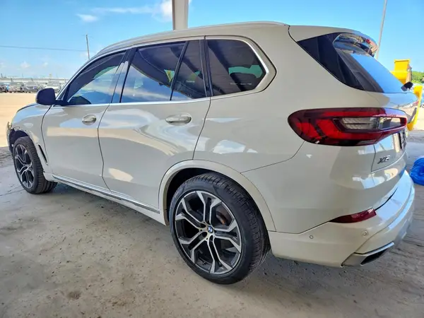 5UXCR4C0XM9G63696 2021 BMW X5 - Image 2