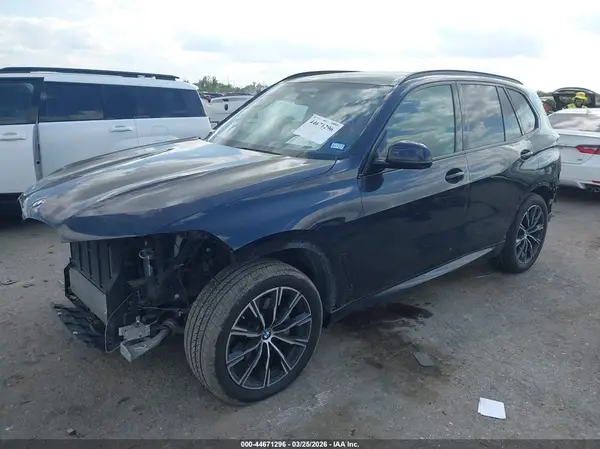 5UXCR4C0XN9L08140 2022 BMW X5 - Image 2