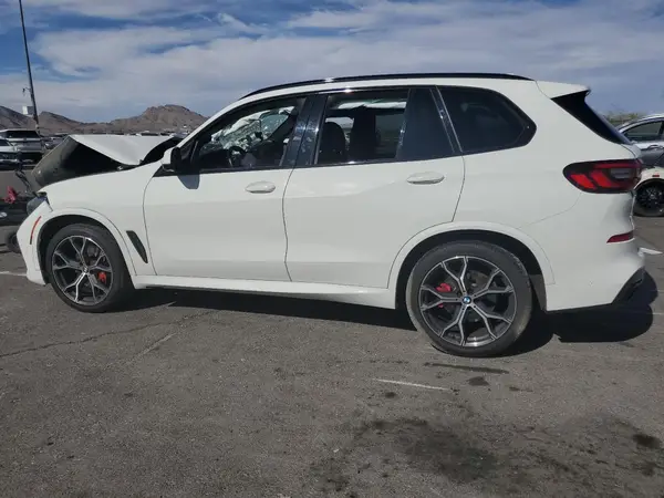 5UXCR4C0XN9M69085 2022 BMW X5 - Image 2