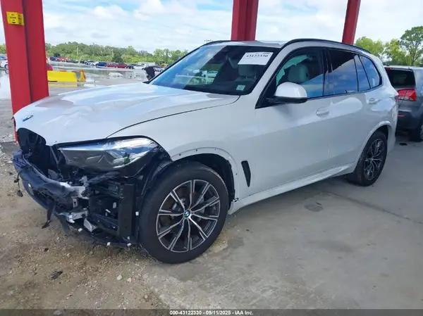 5UXCR4C0XP9M85001 2023 BMW X5 - Image 2