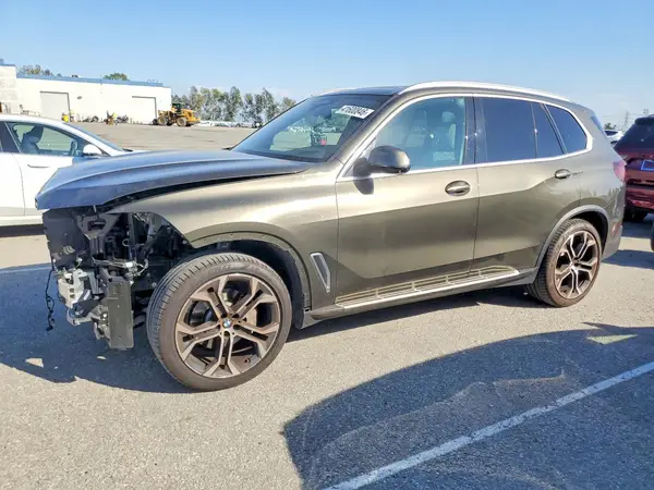 5UXCR4C0XP9R66768 2023 BMW X5 - Image 1