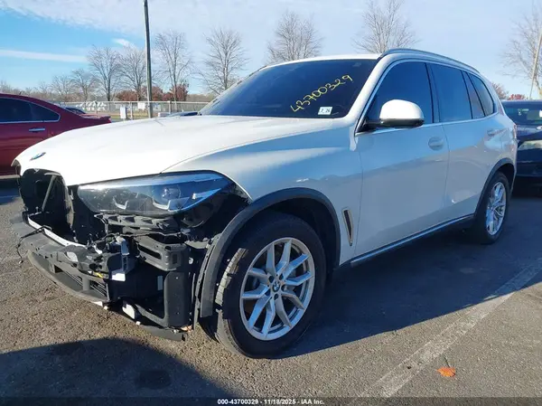 5UXCR6C00L9B49768 2020 BMW X5 - Image 2