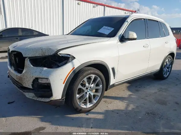 5UXCR6C00L9C49966 2020 BMW X5 - Image 2