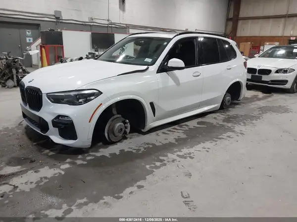 5UXCR6C00L9D70528 2020 BMW X5 - Image 2