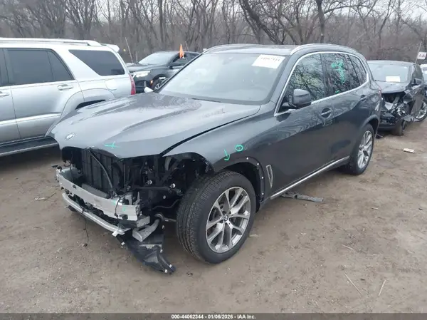 5UXCR6C00M9F52036 2021 BMW X5 - Image 2
