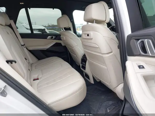 5UXCR6C00M9G49088 2021 BMW X5 - Image 8