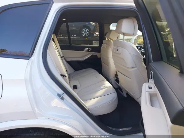5UXCR6C00N9J15183 2022 BMW X5 - Image 8