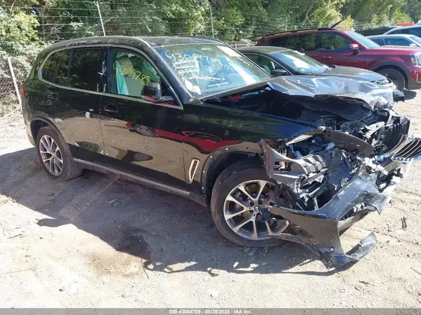 5UXCR6C00N9K24260 2022 BMW X5 - Image 1