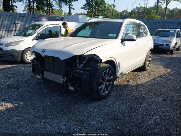 5UXCR6C00P9R06591 2023 BMW X5 - Image 2