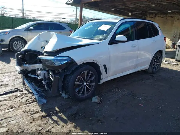 5UXCR6C01N9J47625 2022 BMW X5 - Image 2