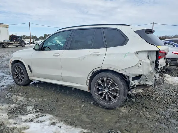 5UXCR6C01N9K65514 2022 BMW X5 - Image 2