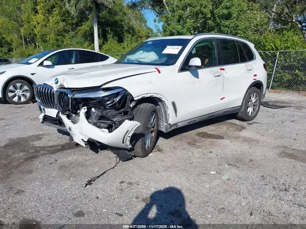 5UXCR6C01P9P47998 2023 BMW X5 - Image 2