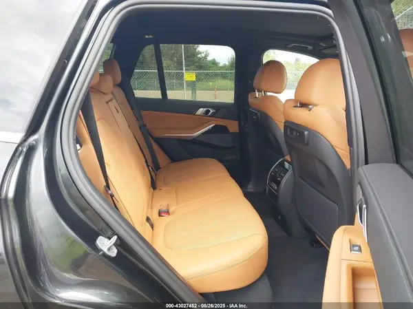 5UXCR6C01P9R27188 2023 BMW X5 - Image 8